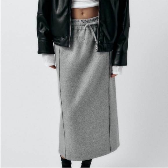 Zara, Mid-Gray, STRAIGHT FELT TEXTURE SKIRT, Large - Picture 1 of 13